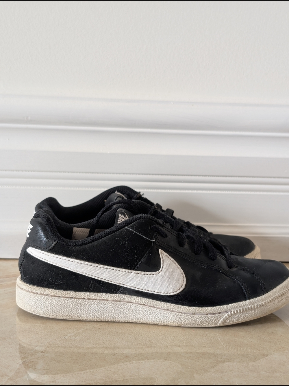Nike Court Royal Black & White Women's Tennis Shoe Sneakers - US 6